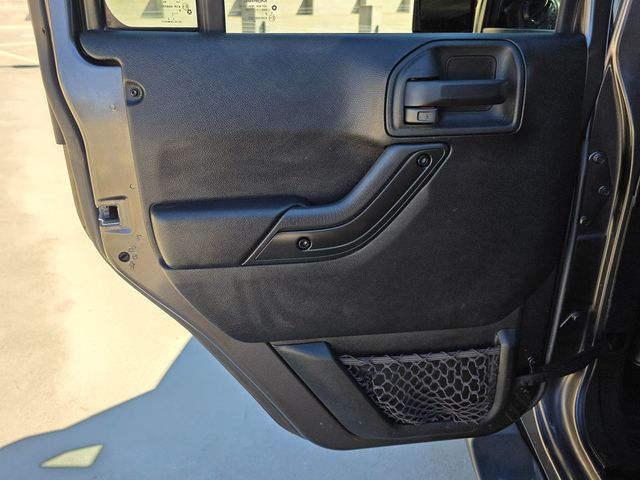 2017 Jeep Wrangler Unlimited Smoky Mountain 4x4 - 22932754 - 24