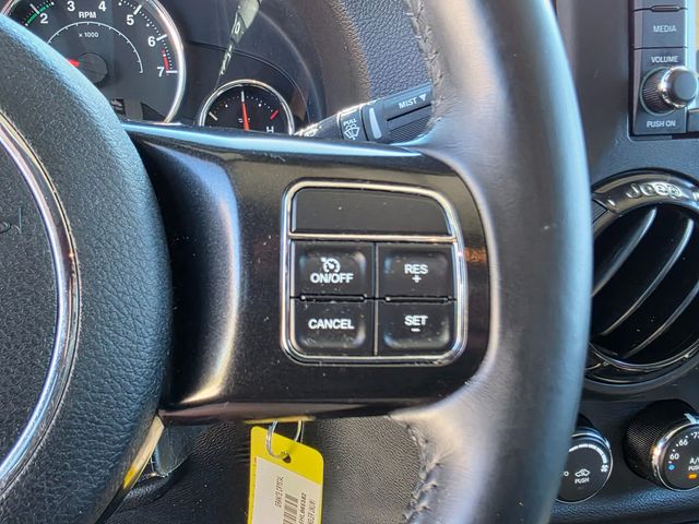 2017 Jeep Wrangler Unlimited Smoky Mountain 4x4 - 22932754 - 31