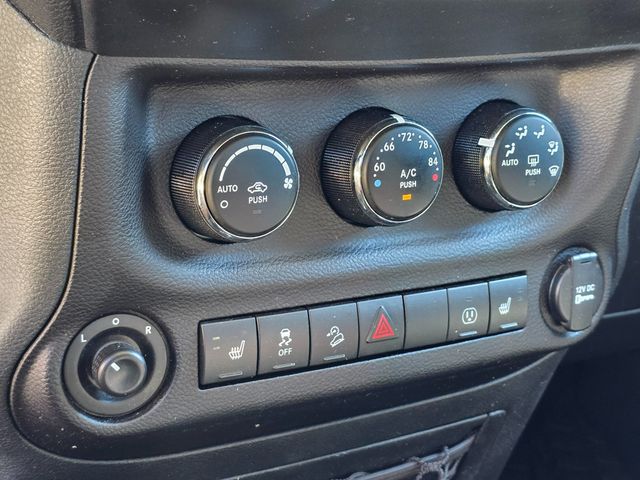 2017 Jeep Wrangler Unlimited Smoky Mountain 4x4 - 22932754 - 34