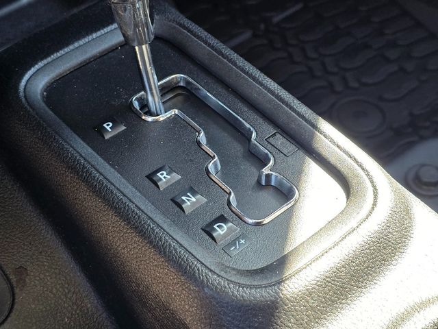 2017 Jeep Wrangler Unlimited Smoky Mountain 4x4 - 22932754 - 38