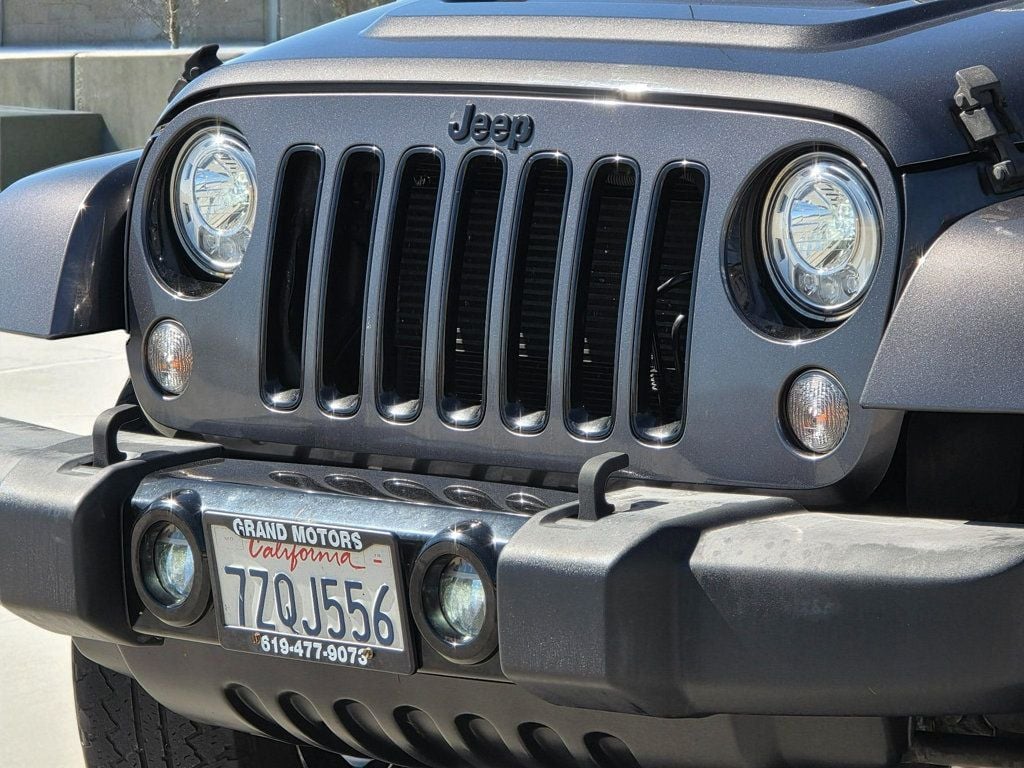 2017 Jeep Wrangler Unlimited Smoky Mountain 4x4 - 22932754 - 6