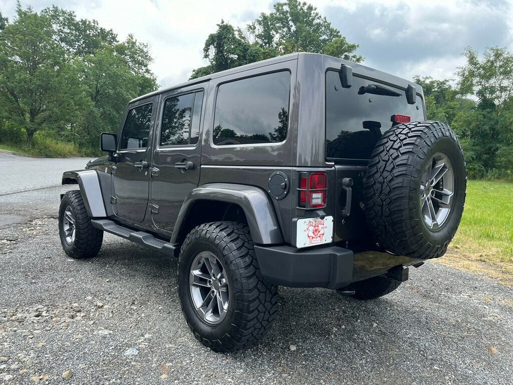 2017 Jeep Wrangler Unlimited Smoky Mountain 4x4 - 22521824 - 4