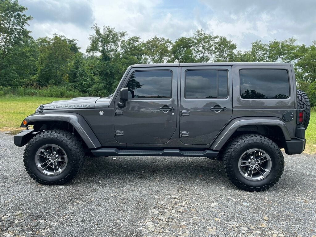 2017 Jeep Wrangler Unlimited Smoky Mountain 4x4 - 22521824 - 5