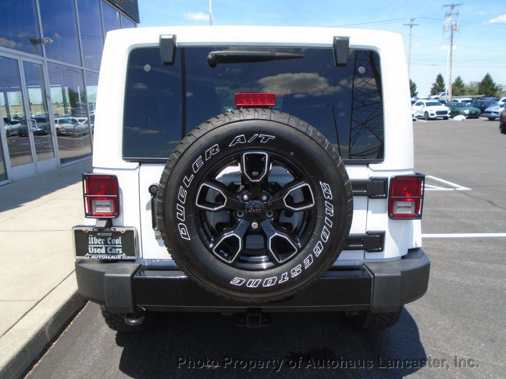 2017 Jeep Wrangler Unlimited Smoky Mountain 4x4 - 22504724 - 4