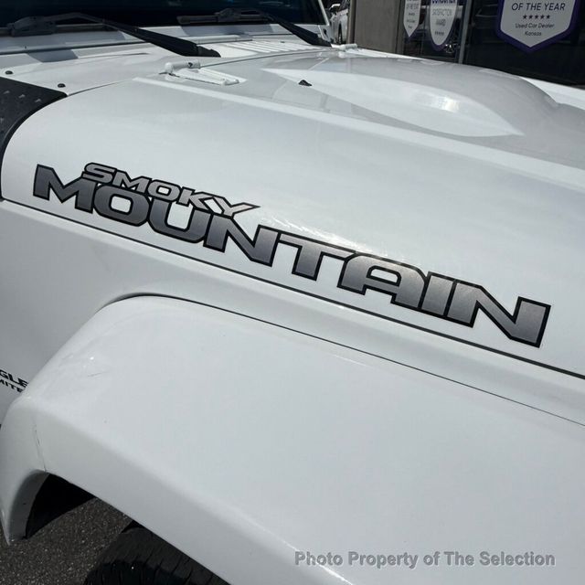 2017 Jeep Wrangler Unlimited SMOKY MOUNTAIN EDITION 4x4 W/COLOR MATCH 3-PIECE HARD TOP - 23017547 - 19