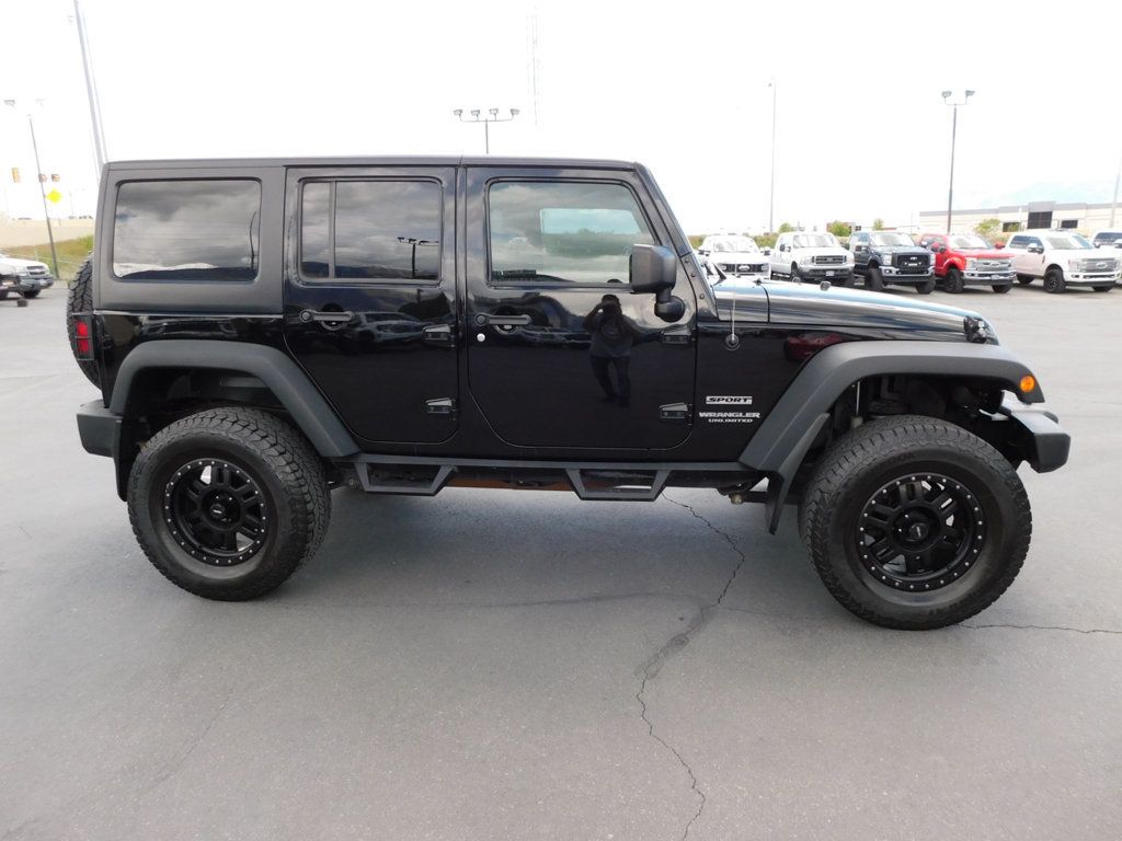 2017 Jeep Wrangler Unlimited SPORT - 22436965 - 11