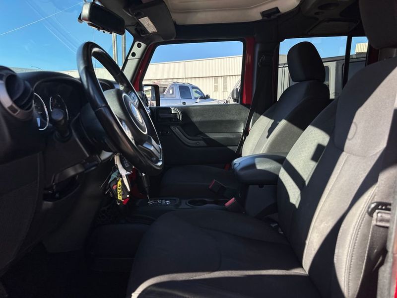 2017 Jeep Wrangler Unlimited Sport 4x4 - 22952136 - 12