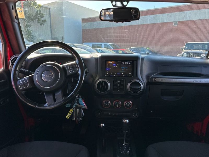 2017 Jeep Wrangler Unlimited Sport 4x4 - 22952136 - 13