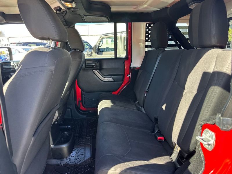 2017 Jeep Wrangler Unlimited Sport 4x4 - 22952136 - 14