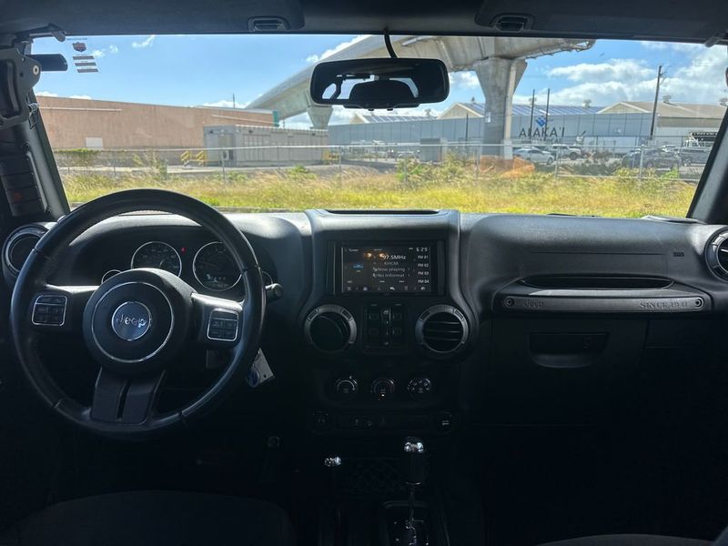2017 Jeep Wrangler Unlimited Sport 4x4 - 23009035 - 13