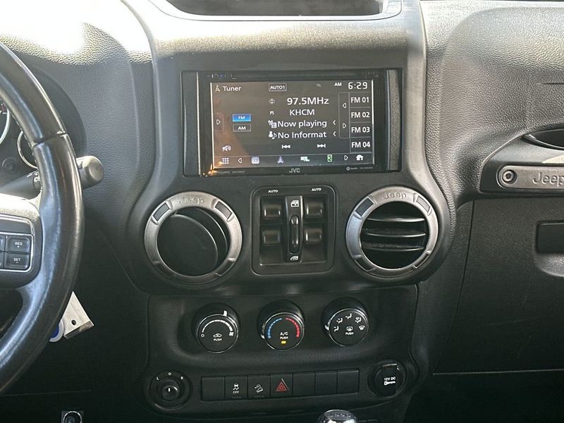 2017 Jeep Wrangler Unlimited Sport 4x4 - 23009035 - 15