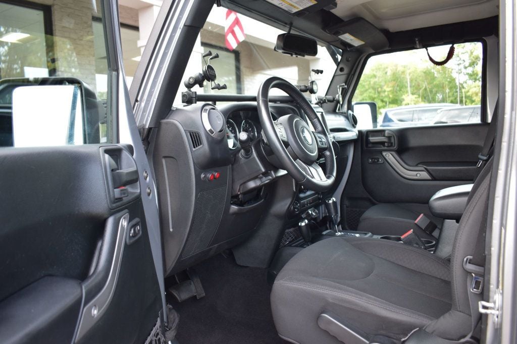 2017 Jeep Wrangler Unlimited Sport 4x4 - 22923586 - 14