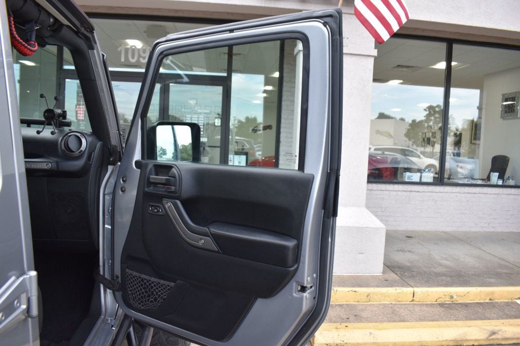 2017 Jeep Wrangler Unlimited Sport 4x4 - 22923586 - 42