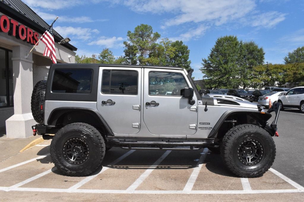 2017 Jeep Wrangler Unlimited Sport 4x4 - 22923586 - 5