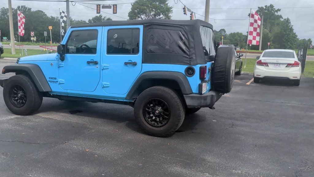 Jeep Wrangler Unlimited Sport 4x4 photo 6