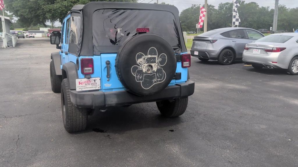 Jeep Wrangler Unlimited Sport 4x4 photo 7