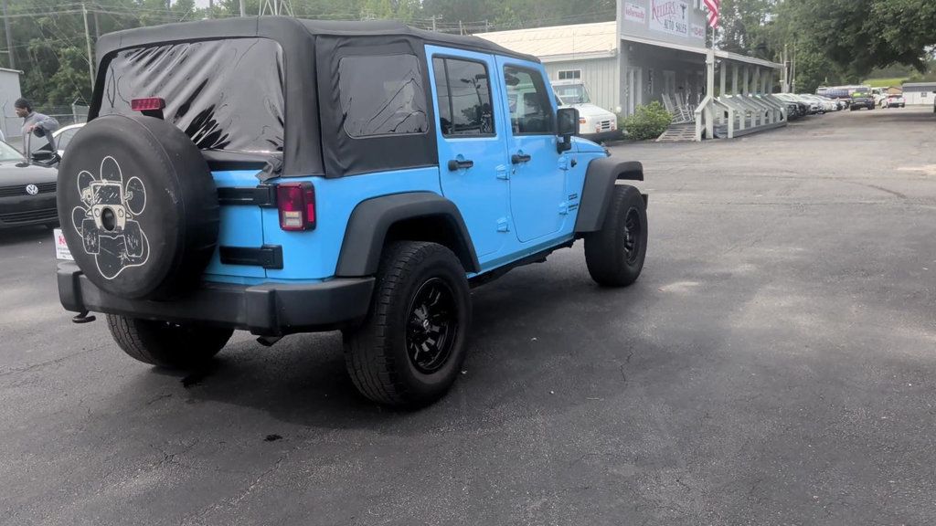 Jeep Wrangler Unlimited Sport 4x4 photo 8