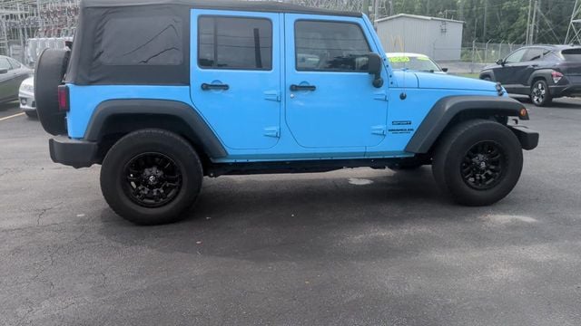 2017 Jeep Wrangler Unlimited Sport 4x4 - 23039185 - 8