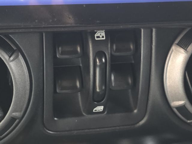 2017 Jeep Wrangler Unlimited Sport 4x4 - 22972916 - 13