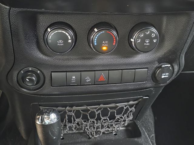 2017 Jeep Wrangler Unlimited Sport 4x4 - 22972916 - 14