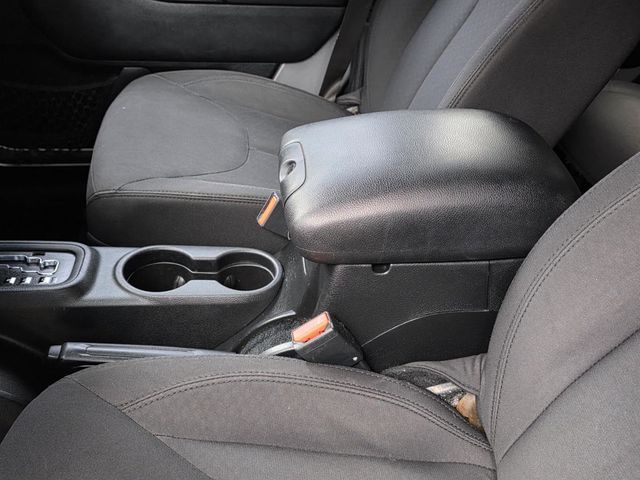 2017 Jeep Wrangler Unlimited Sport 4x4 - 22972916 - 6