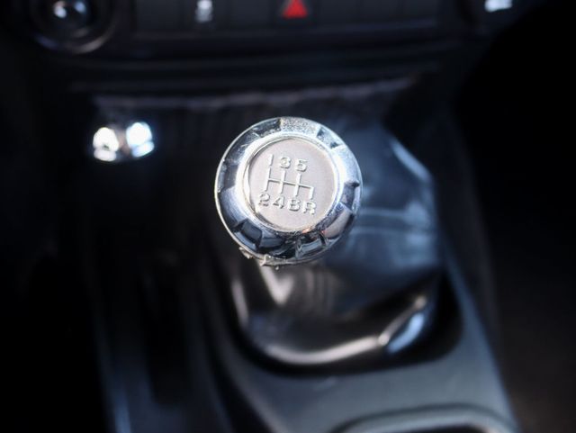 2017 Jeep Wrangler Unlimited Sport 4x4 - 22928076 - 17