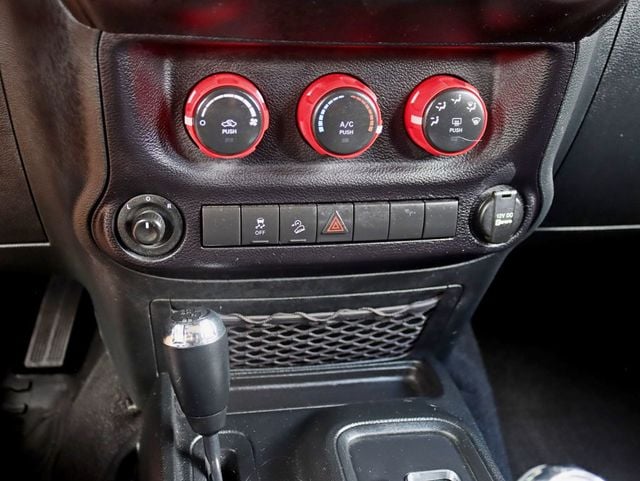2017 Jeep Wrangler Unlimited Sport 4x4 - 23014260 - 16