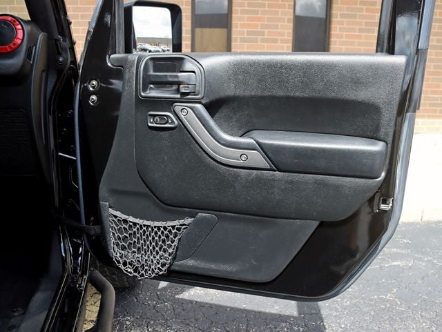 2017 Jeep Wrangler Unlimited Sport 4x4 - 23014260 - 24
