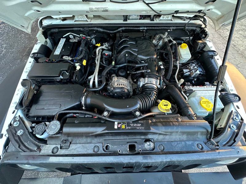 2017 Jeep Wrangler Unlimited Sport 4x4 - 22877594 - 10