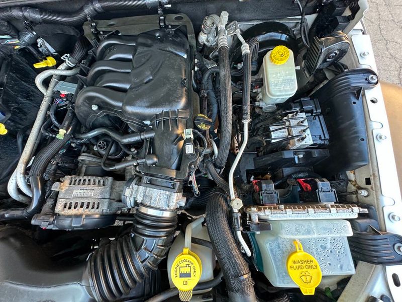 2017 Jeep Wrangler Unlimited Sport 4x4 - 22877594 - 12