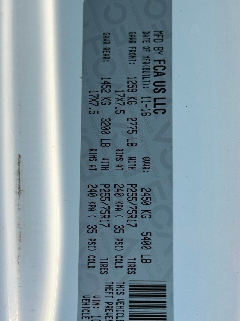 2017 Jeep Wrangler Unlimited Sport 4x4 - 22877594 - 17