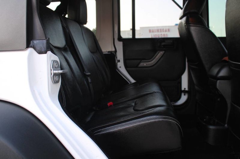 2017 Jeep Wrangler Unlimited Sport 4x4 - 22898154 - 17