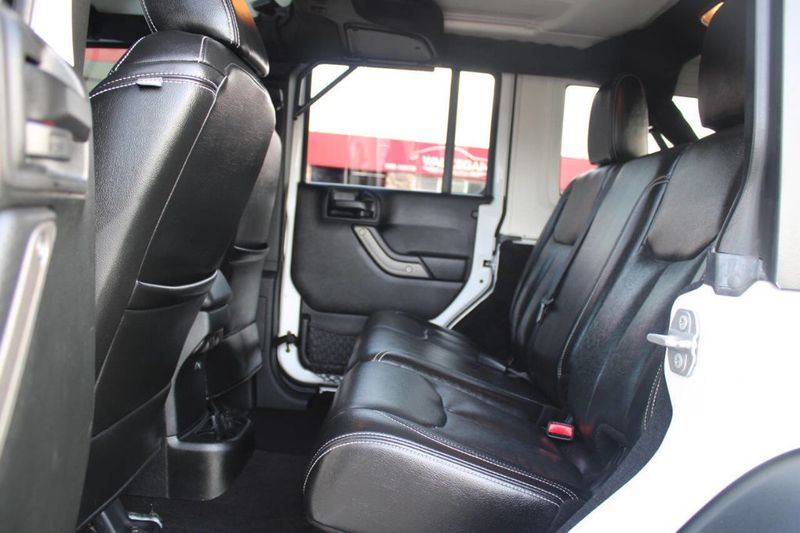 2017 Jeep Wrangler Unlimited Sport 4x4 - 22898154 - 18