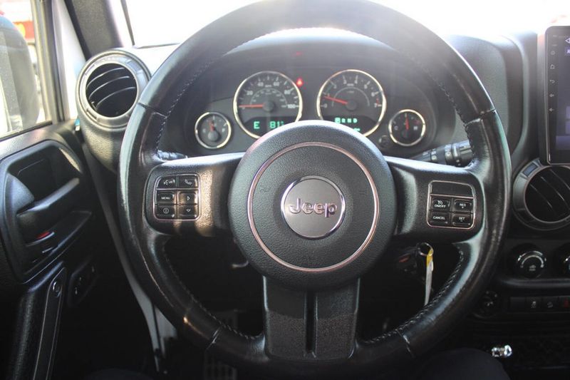 2017 Jeep Wrangler Unlimited Sport 4x4 - 22898154 - 22