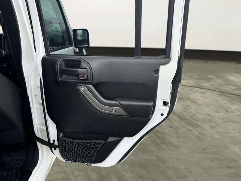 2017 Jeep Wrangler Unlimited Sport 4x4 - 22983183 - 17