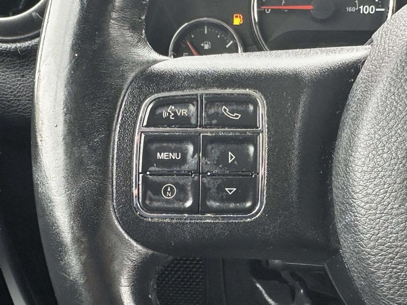 2017 Jeep Wrangler Unlimited Sport 4x4 - 22983183 - 29