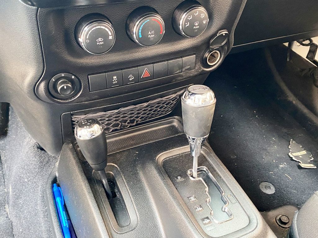 2017 Jeep Wrangler Unlimited Sport 4x4 - 22965047 - 11