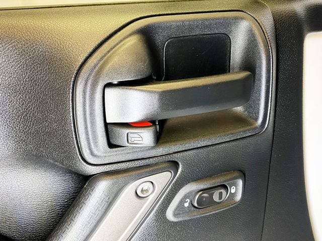 2017 Jeep Wrangler Unlimited Sport 4x4 - 22965047 - 17