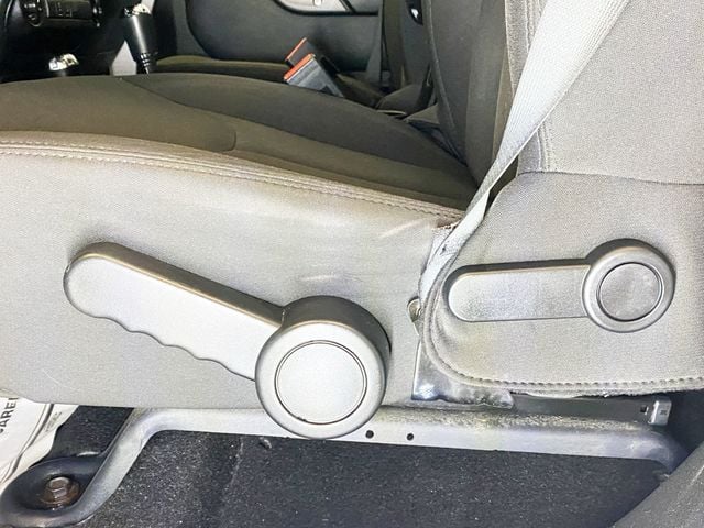 2017 Jeep Wrangler Unlimited Sport 4x4 - 22965047 - 19