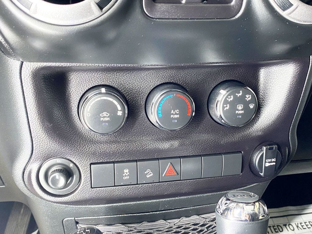 2017 Jeep Wrangler Unlimited Sport 4x4 - 22965047 - 30