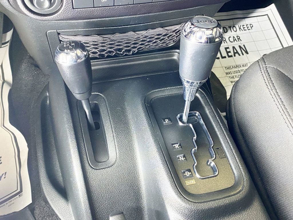 2017 Jeep Wrangler Unlimited Sport 4x4 - 22965047 - 31