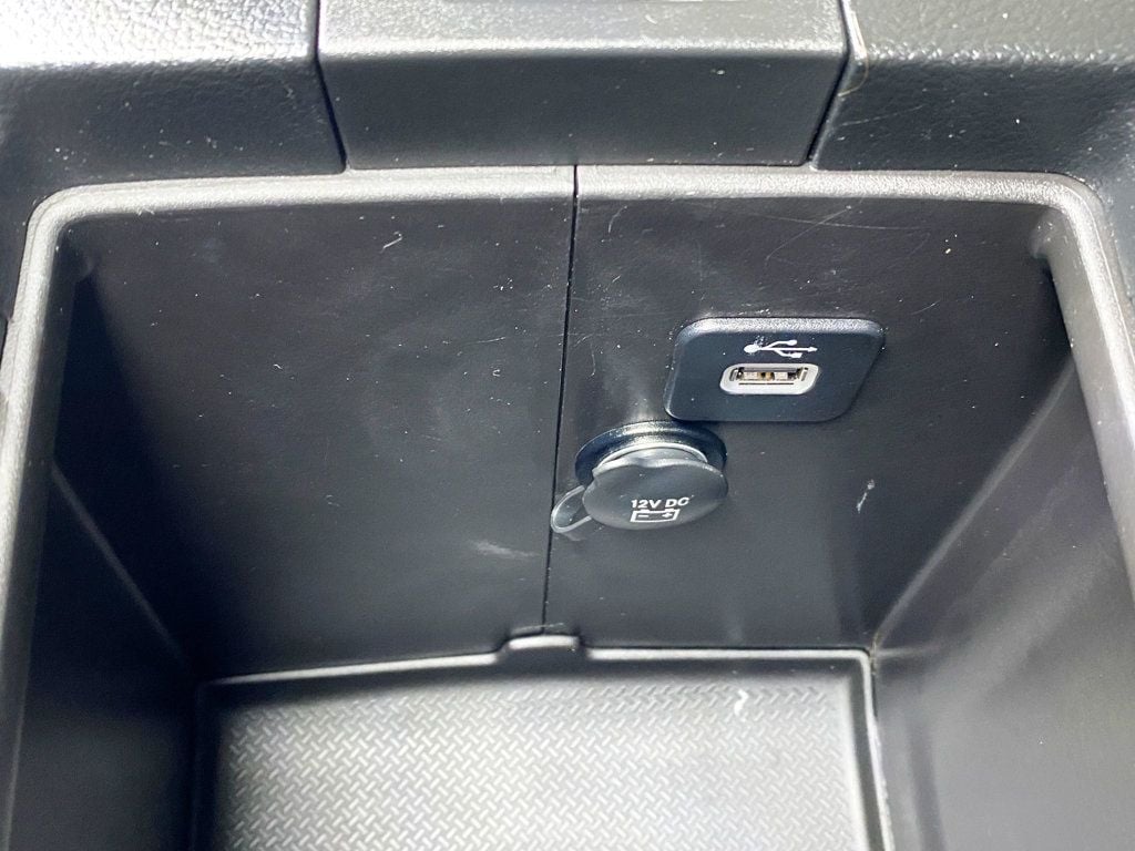 2017 Jeep Wrangler Unlimited Sport 4x4 - 22965047 - 33