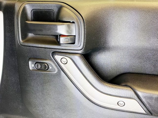 2017 Jeep Wrangler Unlimited Sport 4x4 - 22965047 - 36