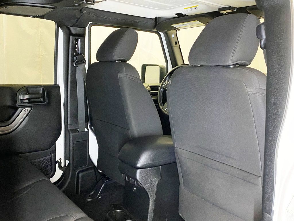 2017 Jeep Wrangler Unlimited Sport 4x4 - 22965047 - 41