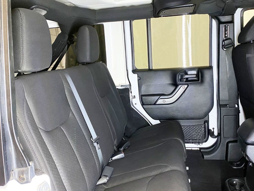 2017 Jeep Wrangler Unlimited Sport 4x4 - 22965047 - 42