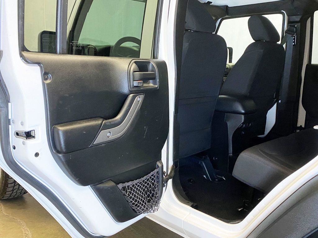 2017 Jeep Wrangler Unlimited Sport 4x4 - 22965047 - 43