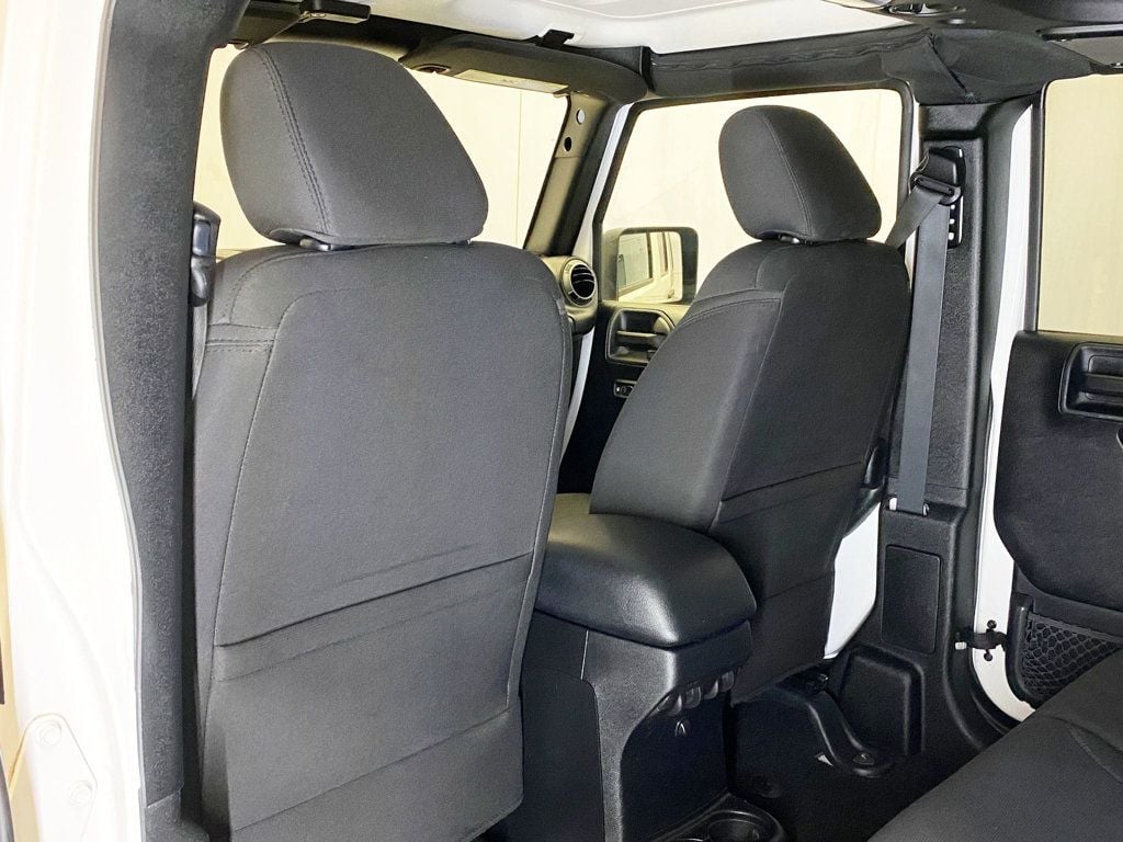 2017 Jeep Wrangler Unlimited Sport 4x4 - 22965047 - 44