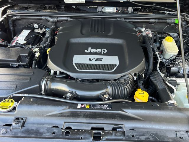 2017 Jeep Wrangler Unlimited Sport 4x4 - 23015708 - 17