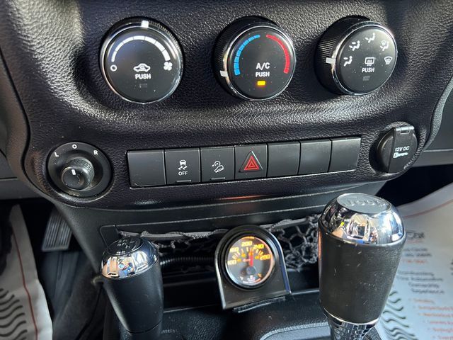 2017 Jeep Wrangler Unlimited Sport 4x4 - 23015708 - 24