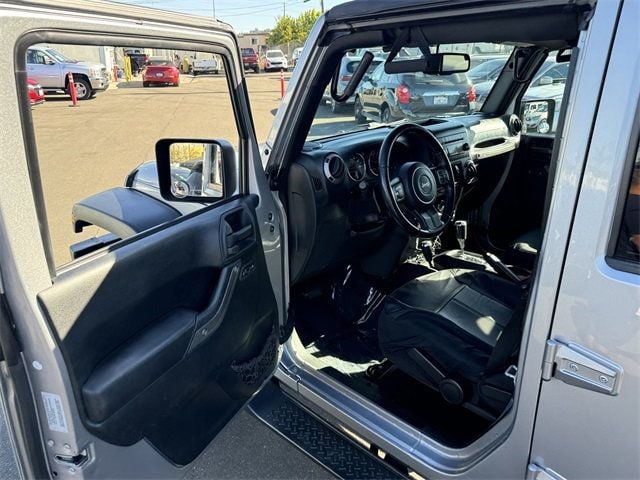 2017 Jeep Wrangler Unlimited Sport 4x4 - 22670622 - 46